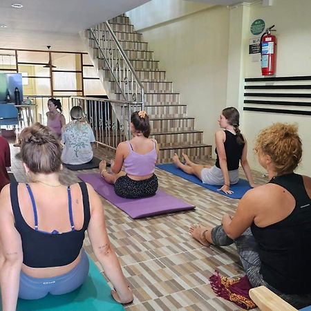 Phangan Barsay Hostel Thongsala Dış mekan fotoğraf
